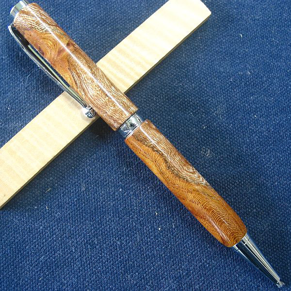 【欅】 木軸ボールペン 玉杢と木目が素晴らしい【即日発送】　　　　　　　　　　　　★シャープペンに変更可