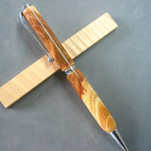 【赤松】 木軸ボールペン 肥え松の節【即日発送】　　　　　　　　　　　★シャープペンに変更可（右の項目）