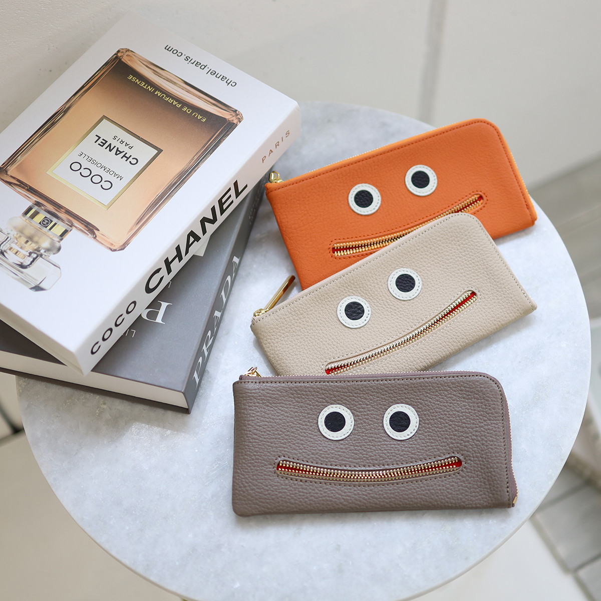 【ニッコリL字長財布/全22色】思わずニッコリ笑顔になってしまう薄マチ軽量のモンスターL字財布/L字長財布【ニッコリ】