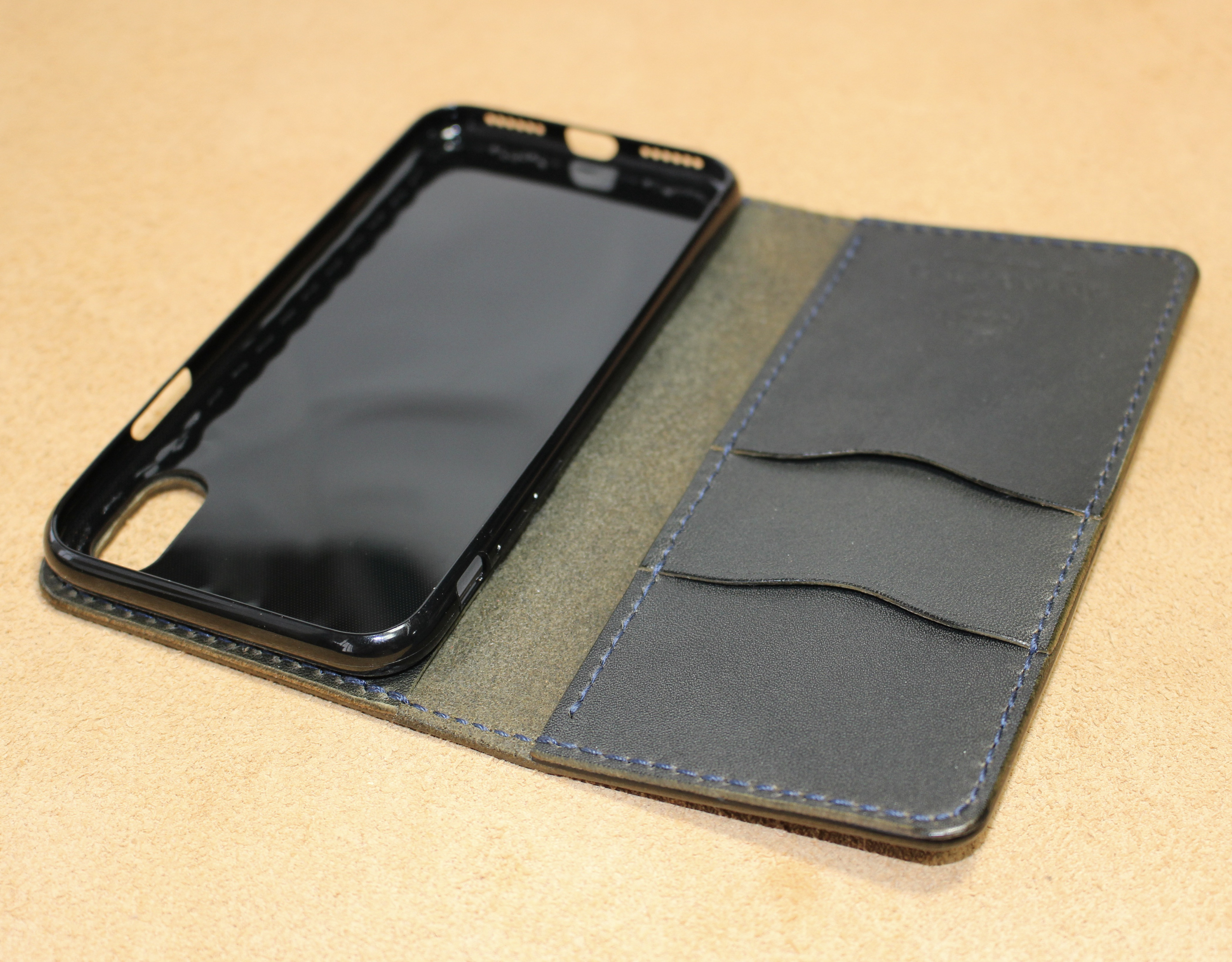 傷有り3割引 iphoneXs用　手帳型スマホケース　栃木レザー社製牛革