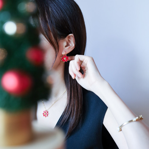 冬咲き⁂ ポインセチアのピアス/イヤリング/ノンホールピアス