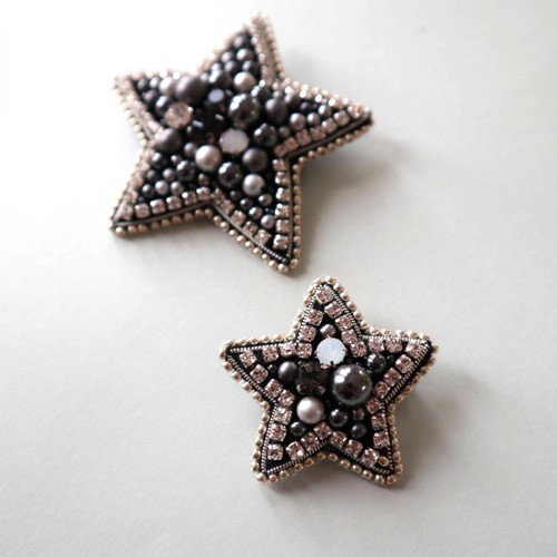 セットで重ね付け☆星のビーズ刺繍ブローチ ブローチ beads syurippi