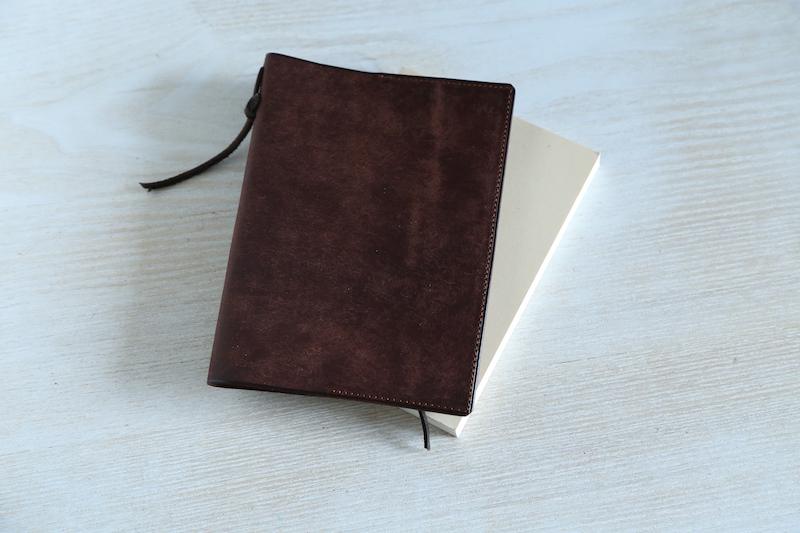 ブックカバー 文庫本サイズ　ダークブラウン　【イタリアンレザー プエブロ】