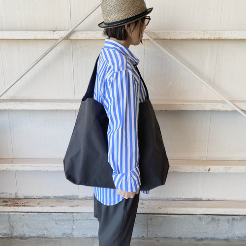 ビッグショルダー チャコールグレー 弱撥水加工ナイロン ショルダー長