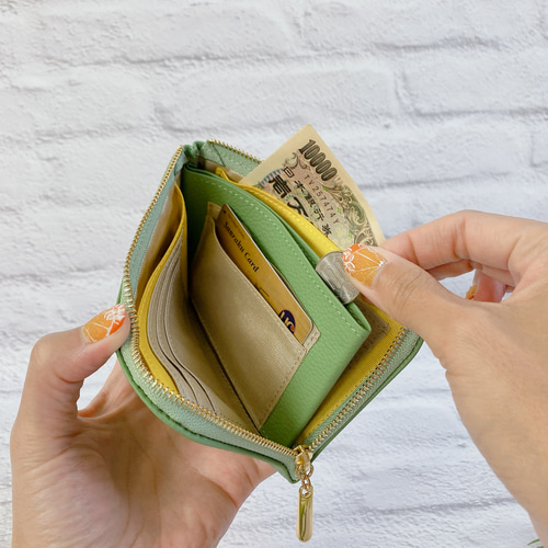 薄くて軽いコンパクトな財布 10枚カードポケット シュリンク