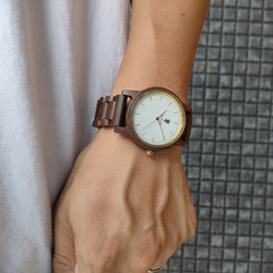 【木製腕時計】EINBAND Glanz スタイリッシュ 天然 木の時計 ウッドウォッチ クルミ【40mm】 7枚目の画像