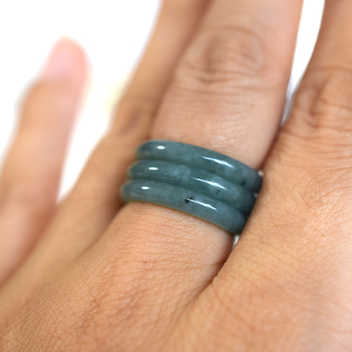 L15 13.0号 天然グアテマラ産 藍水 青色 A貨 本翡翠 くりぬき リング