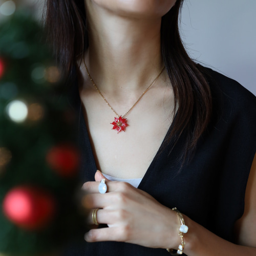 長さ調節自在＊ポインセチアのネックレス クリスマス 12月 誕生月花