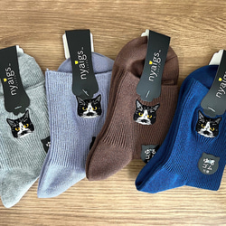 毛並みまで感じるリアル猫さん刺繍の靴下| タキシード猫 サスケ 靴下