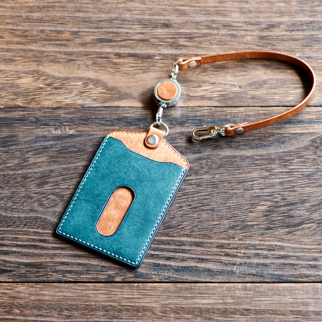 リールストラップ付きパスケース　カラーオーダー