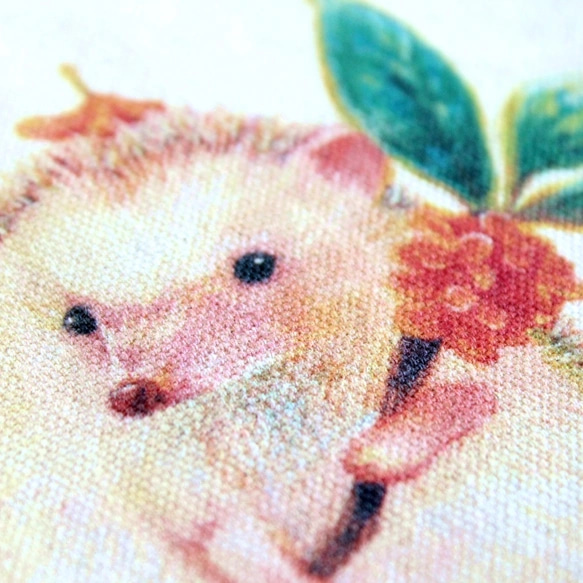 おでかけトートバッグ｜金木犀の花をあつめるハリネズミのむーくん 3枚目の画像