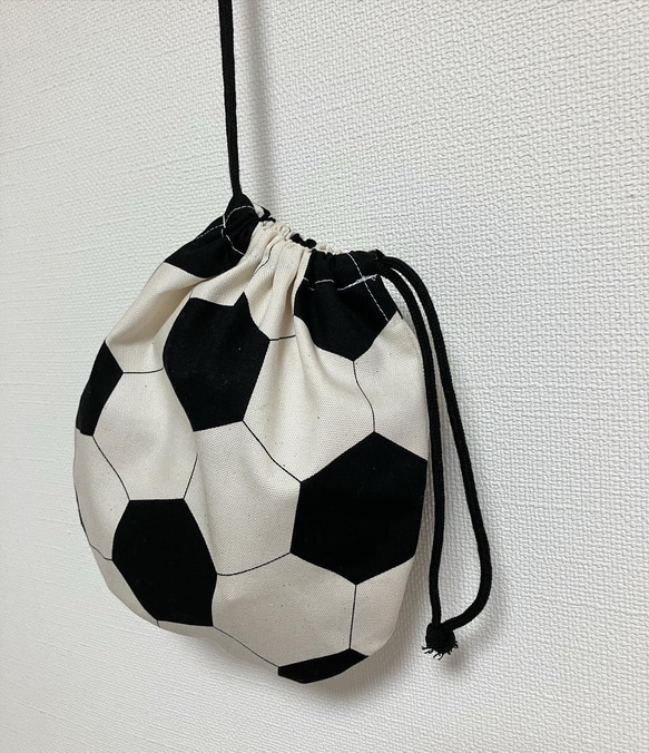 人気の巾着❤️残り少し❤️サッカー大好き❤︎サッカーボール巾着袋⚽️給食袋 3枚目の画像