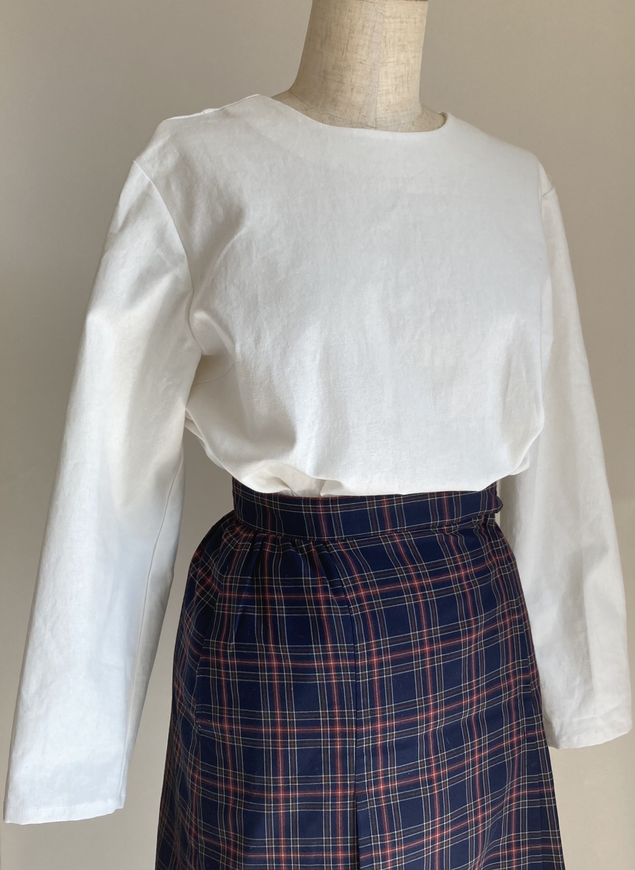 No2コットンリネン透けにくい体型カバーTブラウス（オフホワイト/半袖・長袖・クルーネック・Vネック）