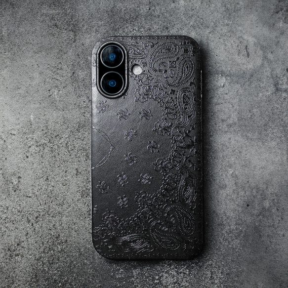 【iPhone16pro/15/14/13/13mini/12~】特殊エンボス加工レザーケースカバーペイズリー×ブラック 5枚目の画像