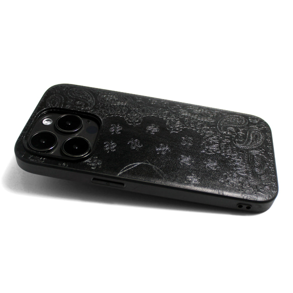 【iPhone16pro/15/14/13/13mini/12~】特殊エンボス加工レザーケースカバーペイズリー×ブラック 2枚目の画像