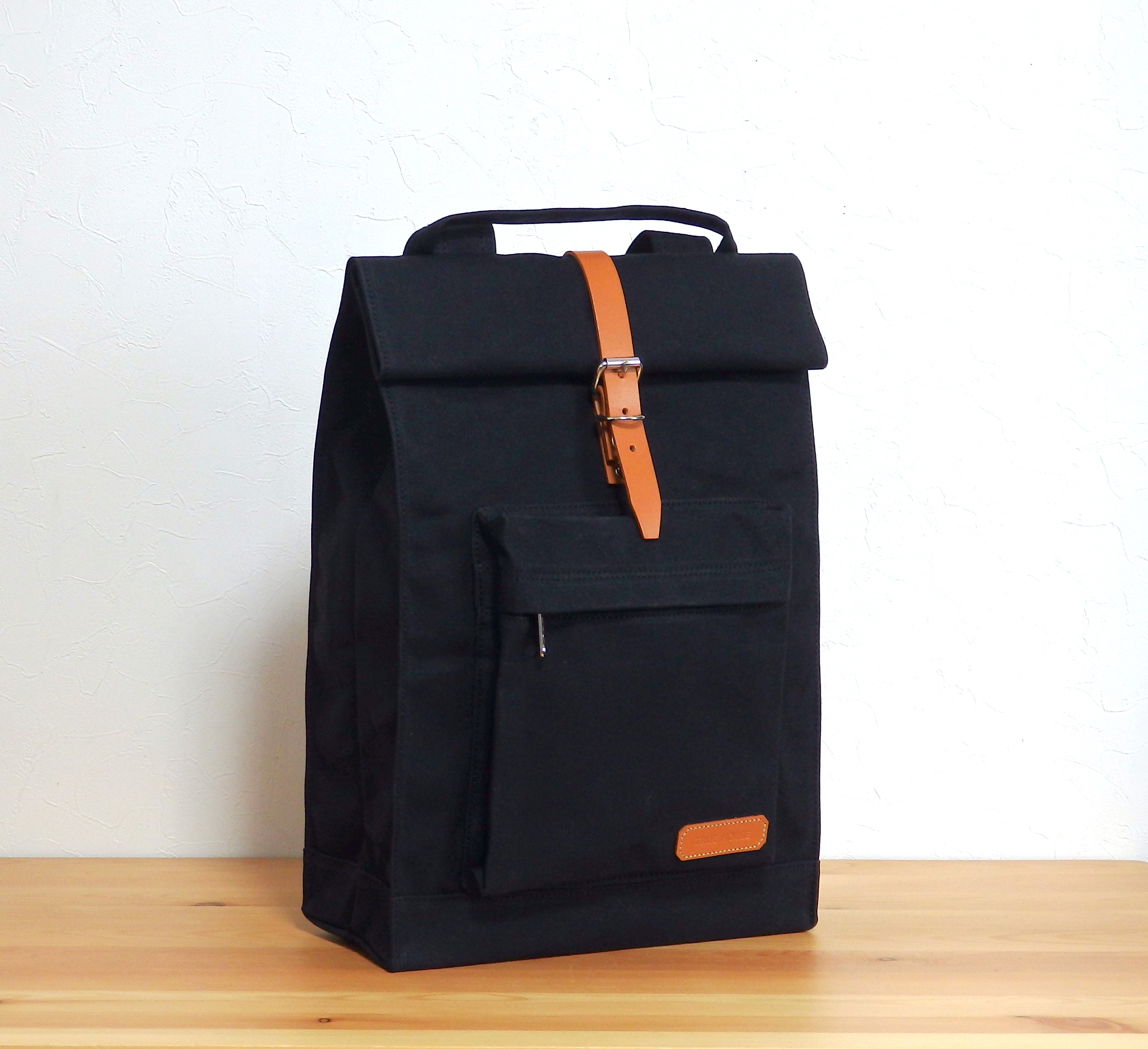 【受注制作】Mサイズ パラフィン加工 10号帆布のリュックサック ブラック