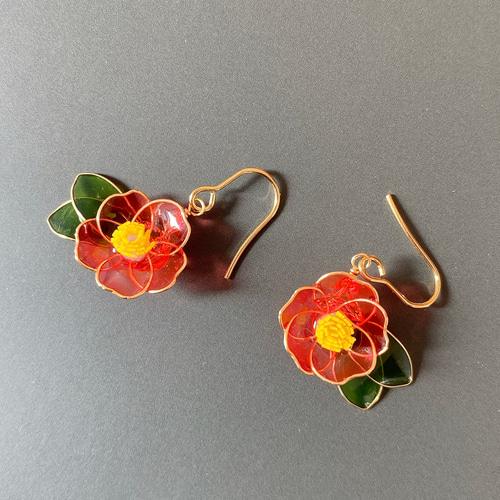 椿と鬼灯の大正ロマン　和風ピアス　イヤリング レジンとワイヤー和装小物 椿と鬼灯の大正ロマン 和風ピアス イヤリング レジンとワイヤー和装