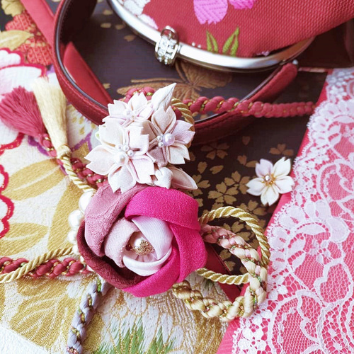 ⚜ 正絹 帯留め 帯飾り ピンク桜つまみ細工 / 箱入【オーダー