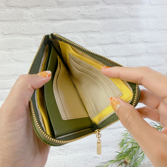 薄くて軽いコンパクトな財布 10枚カードポケット シュリンク オリーブグリーン 3枚目の画像