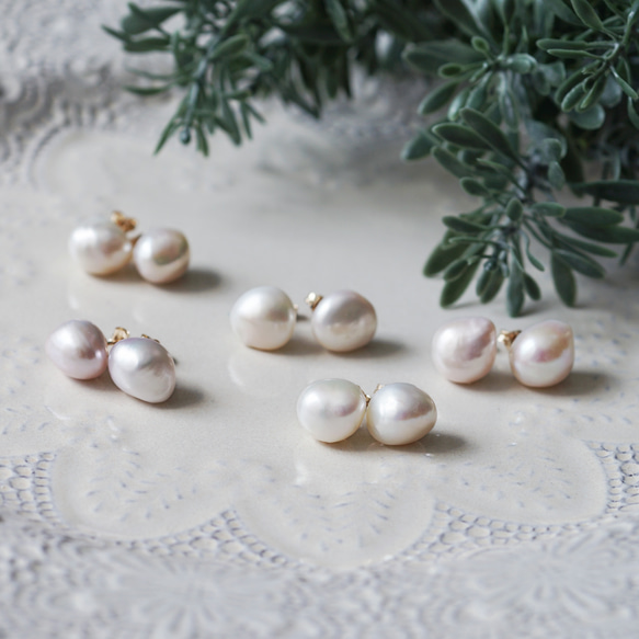 良質大粒バロック真珠の一粒ピアス・イヤリング可・サージカルステンレス　～雪明かり 2枚目の画像