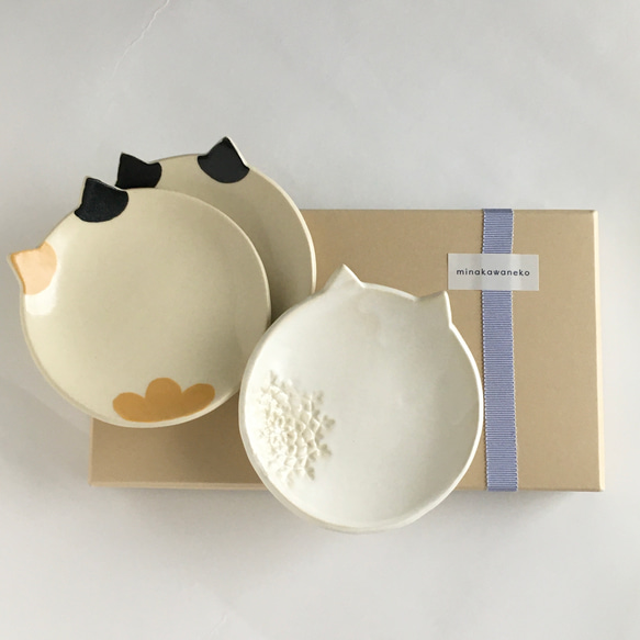 貓咪餐具 “選擇你的貓！” 一組 4 個小盤子 第3張的照片