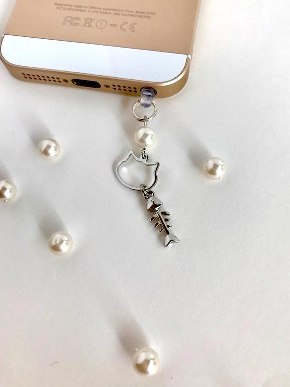 おさかなくわえた ネコちゃん♡イヤホンジャック＆充電口ジャック