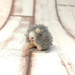 受注制作☆丸くてコロコロ➰➰小さな小さなハリネズミちゃん☆グレー 3枚目の画像