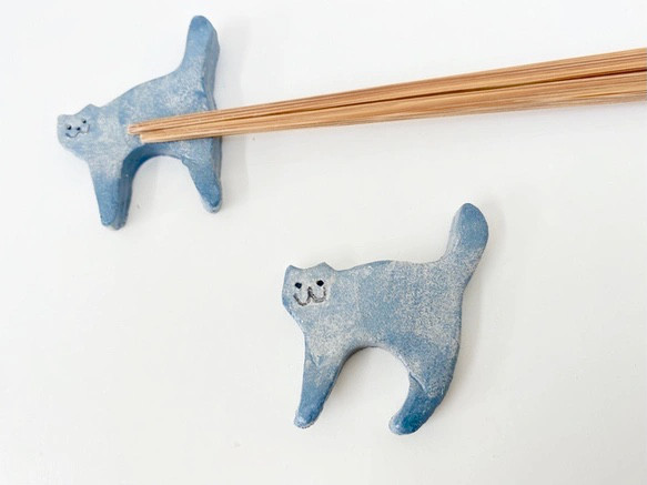 【特集掲載】藍のネコの箸置き（2個入り） 1枚目の画像