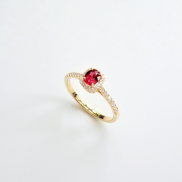 天然橢圓形紅寶石 微鑲鑽石 純 18K 金戒指 第3張的照片