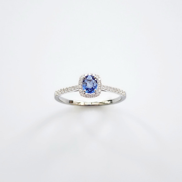 天然橢圓形藍寶石 微鑲鑽石 純 18K 金戒指 第1張的照片