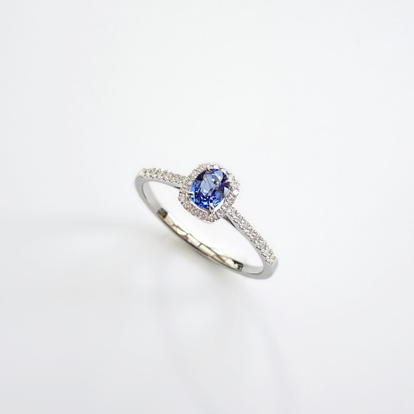 天然橢圓形藍寶石 微鑲鑽石 純 18K 金戒指 第3張的照片