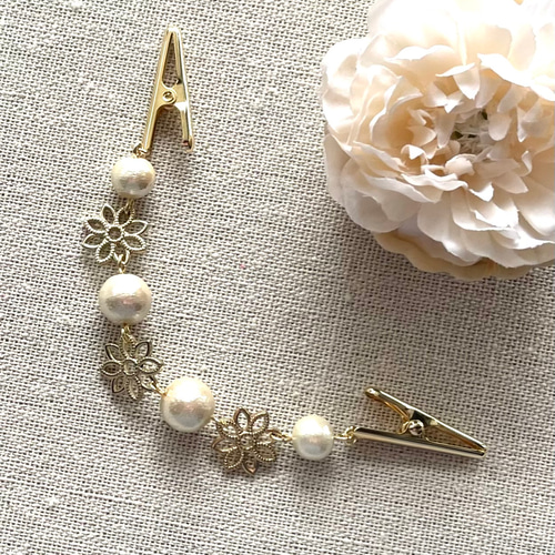 ストールクリップ・カーディガンクリップなどに♥︎花とコットンパール