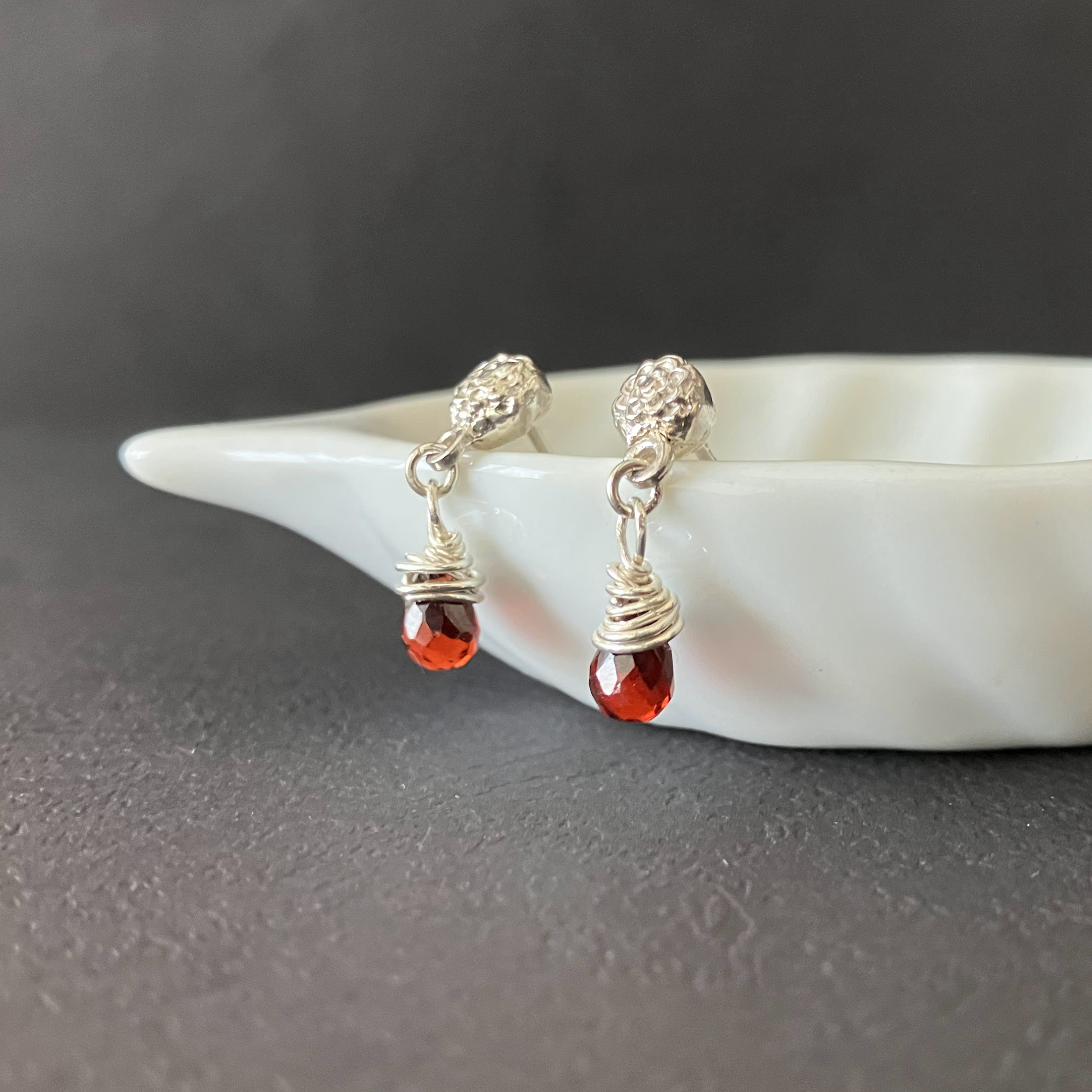 いちじくの実のピアス - silver 4,940円
