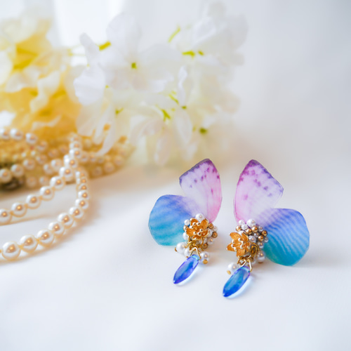 蝶と花雫のピアス/イヤリング(ピンク×ブルー) ピアス（その他 