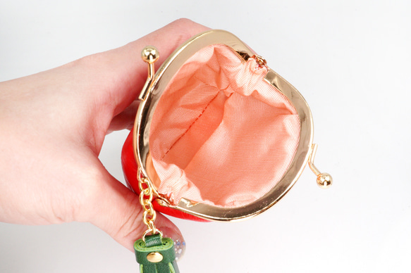 苺がま口小銭入れ（牛革製） 4枚目の画像