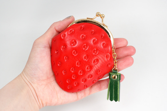 苺がま口小銭入れ（牛革製） 2枚目の画像