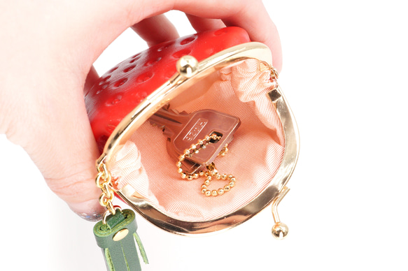 苺がま口小銭入れ（牛革製） 6枚目の画像