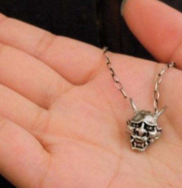 秋に憤る般若 ネックレス・ピアス　ユニーク　個性的　面白　つけっぱなし？　華奢？？　シルバー925　クセつよ　独創的