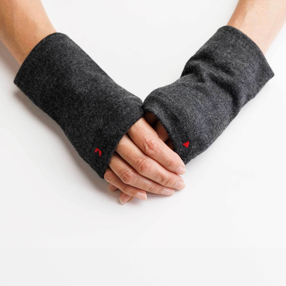 黑色黑色冬季協調軟臂保暖器 100% 高品質羊毛傳統手套 免費送貨 第8張的照片
