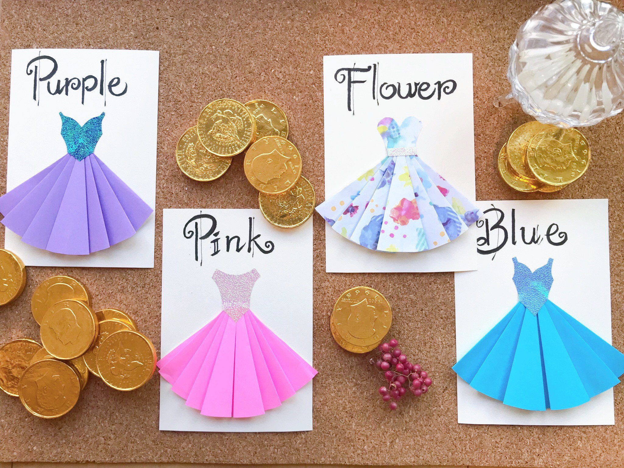 【❹点セット❣️ドレス当てクイズ】ウェルカムスペースをお洒落に盛り上げます‼️