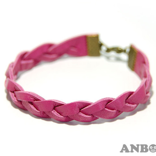 ピンク 編み込みレザー バングル 三つ編みレザーブレスレット カジュアルタイプ 単品 ブレスレット