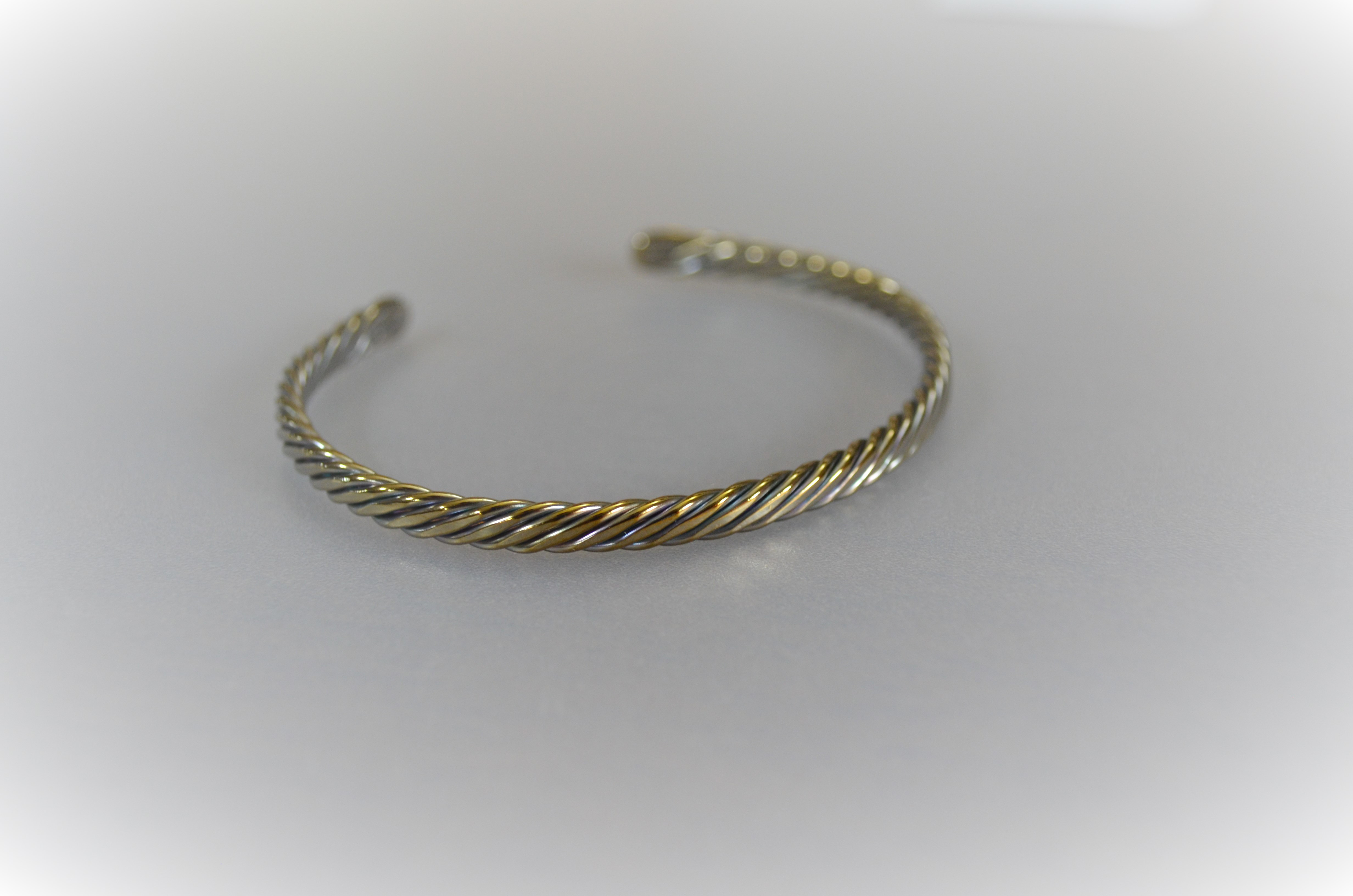 Titanium bangle・SEVEN・チタンワイヤーバングル・受注生産
