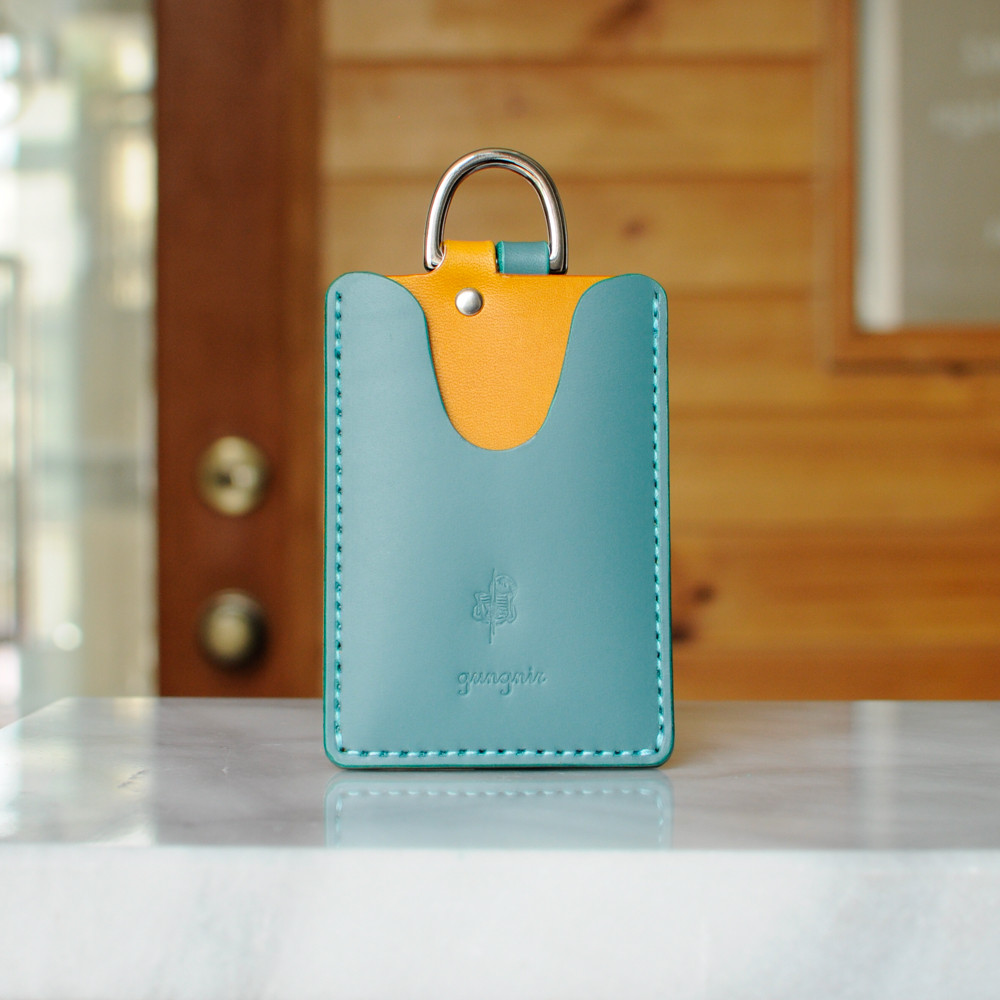 2種類のICカードが使えるパスケース　タイプA 4,400円