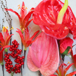 アンスリウムや海外花の個性派 赤いブーケ ウェディングブーケ アーティフィシャルブーケ 7枚目の画像