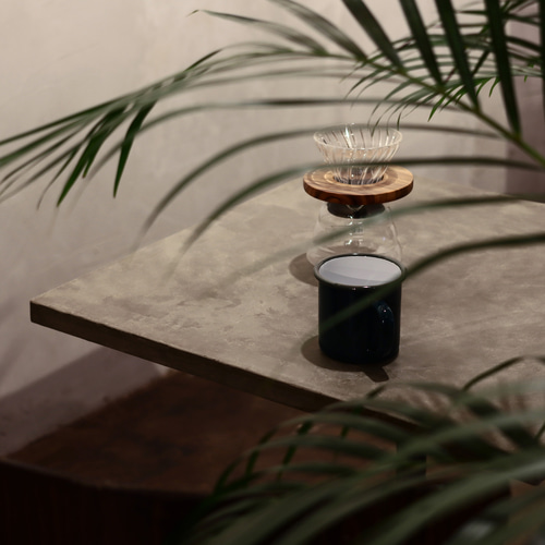 薄塗りモルタル｜カフェテーブル｜サイドテーブル｜店舗什器｜店舗｜飲食店 薄塗りモルタル｜カフェテーブル｜サイドテーブル｜店舗什器