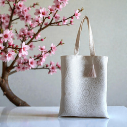 人気No.1・3日以内発送】A4が入る！フォーマルバッグ-ホワイトの刺繍