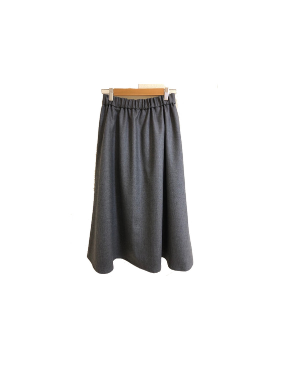 ウール混の杢グレーのフレアスカート 1枚目の画像