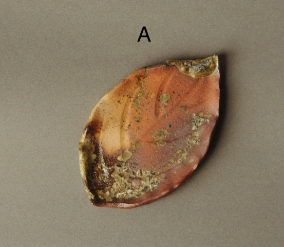 1枚＊無釉陶器の小さな木の葉皿【A・B・C・D・E・F】 3枚目の画像