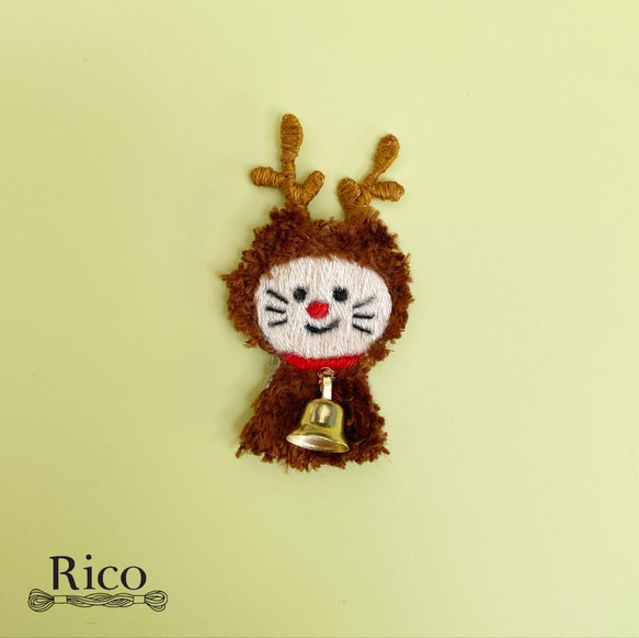 No.527　クリスマスの可愛い訪問者　刺繍ブローチ 4689789de090eae93c55d0fcfbaee7