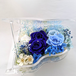 【プリザーブドフラワー／グランドピアノシリーズ】青い薔薇の奇跡とブルーROSEの流れるような美しい音色 2枚目の画像